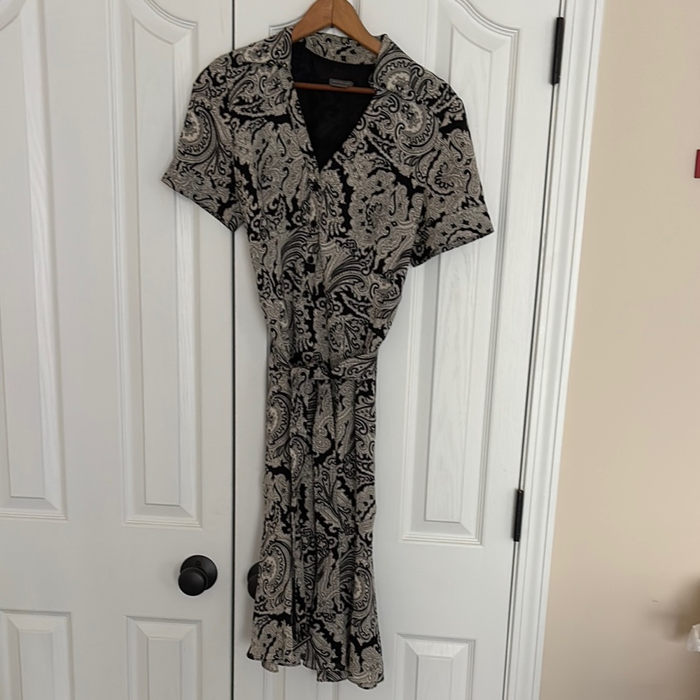 Ann Taylor Black and White Notched Collar Midi Dress